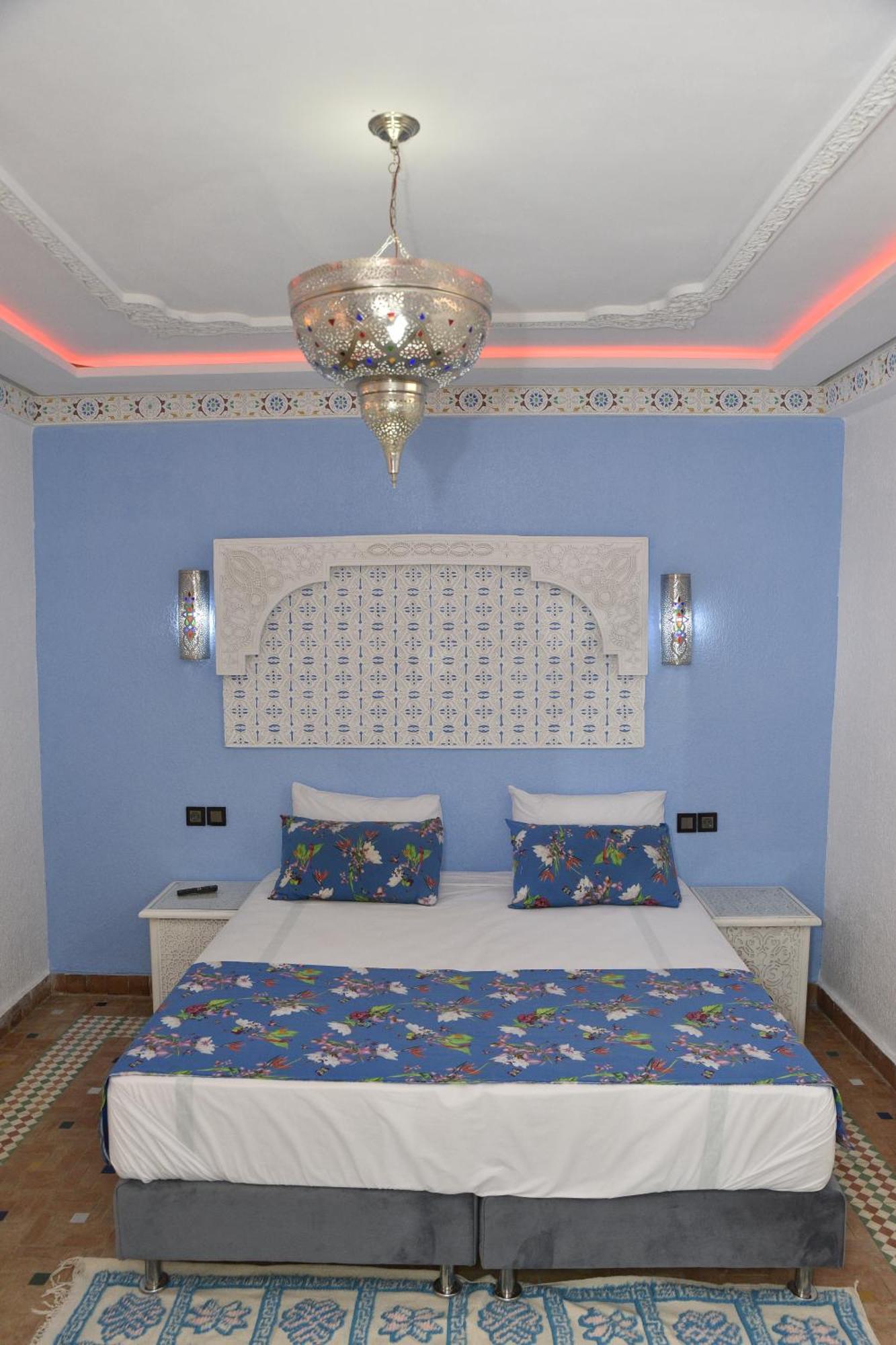 Riad Golf Stinia 2 แมกเนส ภายนอก รูปภาพ