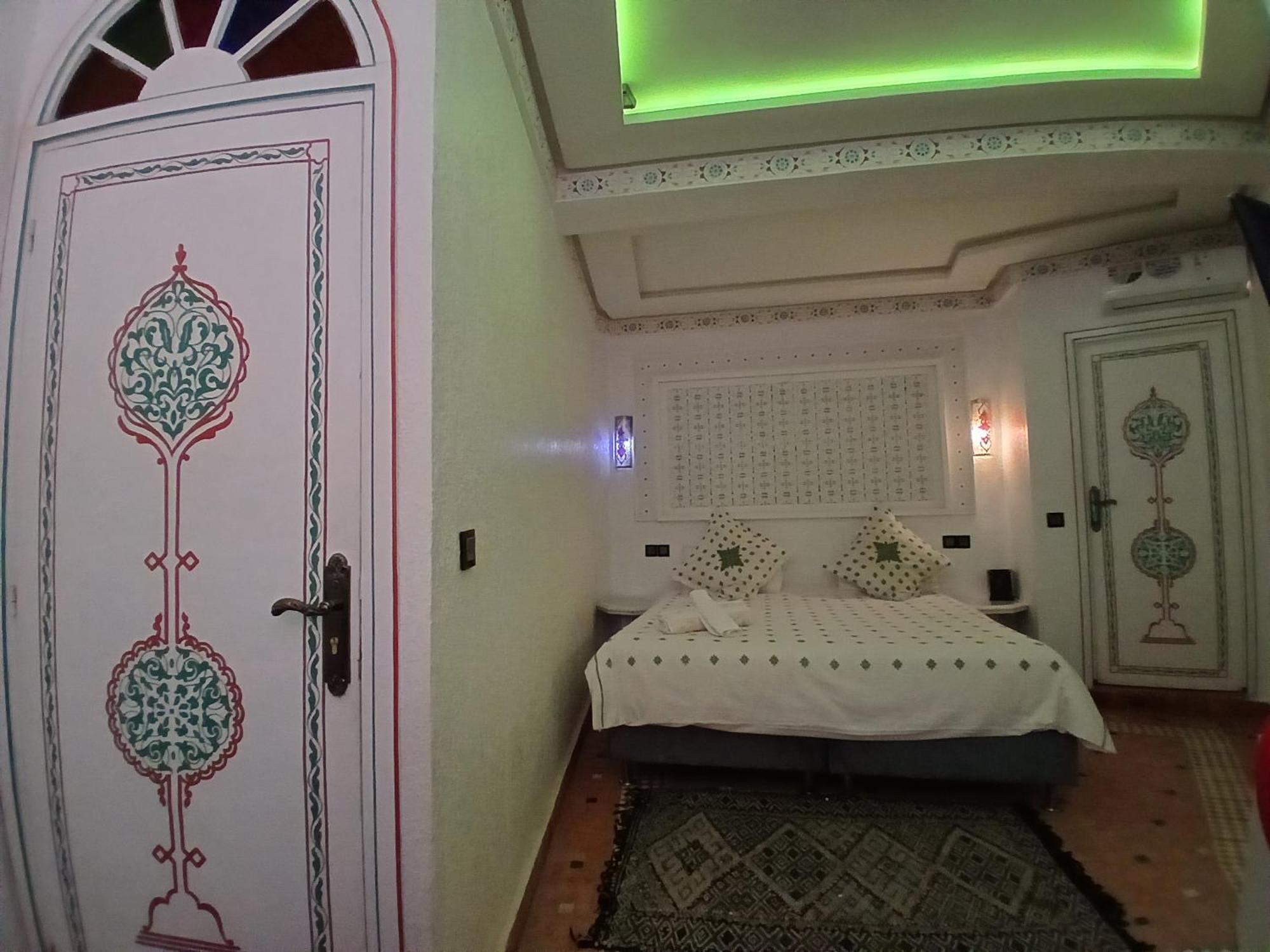 Riad Golf Stinia 2 แมกเนส ภายนอก รูปภาพ
